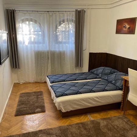 Szimpla Apartman Apartment Мисколк Екстериор снимка